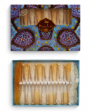 Сахар леденцовый на палочке (в упаковке 14 шт., шафран/белый, 168 гр., + подарок 80 гр., развесной, коробка картонная, прямоугольная, рисунок "Персия", голубой/коричневый, в коробке 65 упак.) (Артикул 0010)